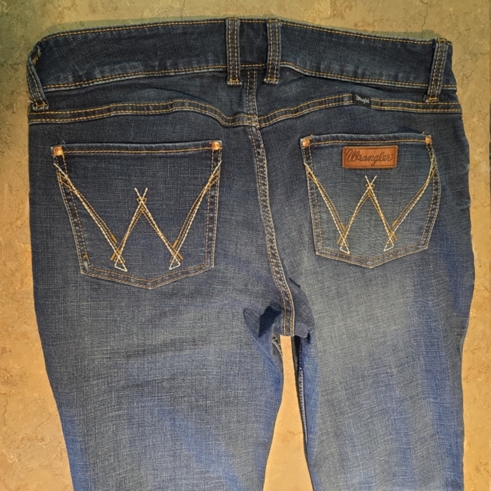Wrangler Women's Classic Indigo Boot Cut Jeans